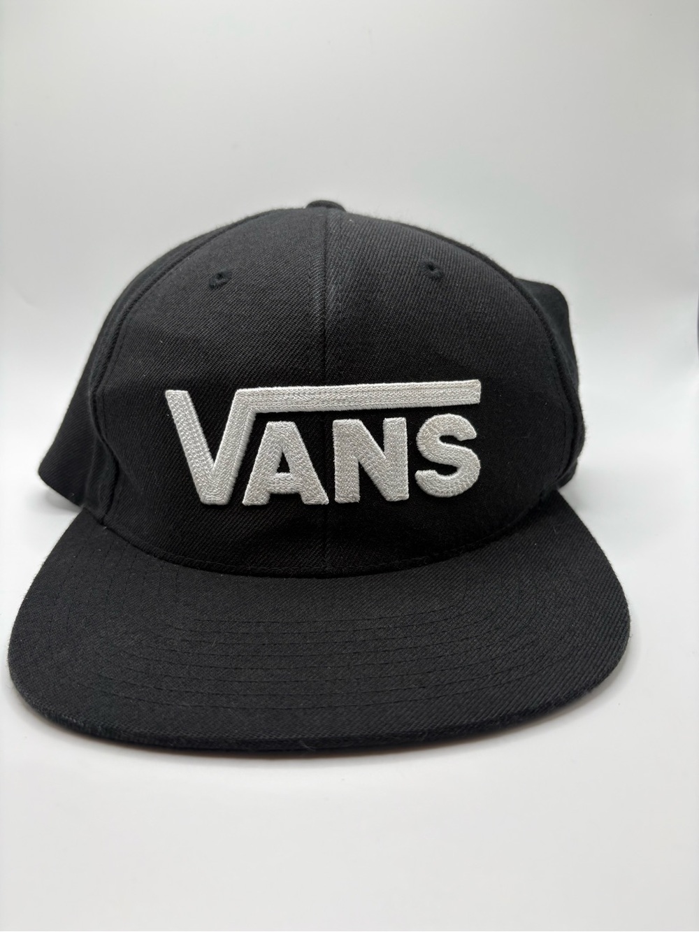VANS Men’s SnapBack Hat Drop V Black White One Size Classic Logo Adjustable